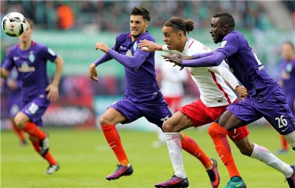 لقطة من مباراة الذهاب بين فيردر بريمن مع لايبزنج