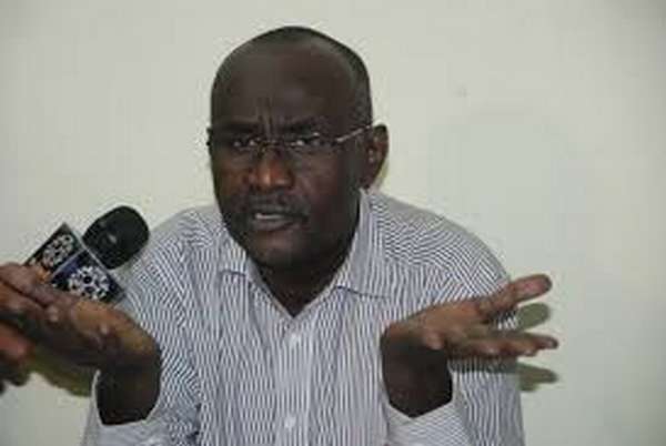 الفريق طارق عثمان