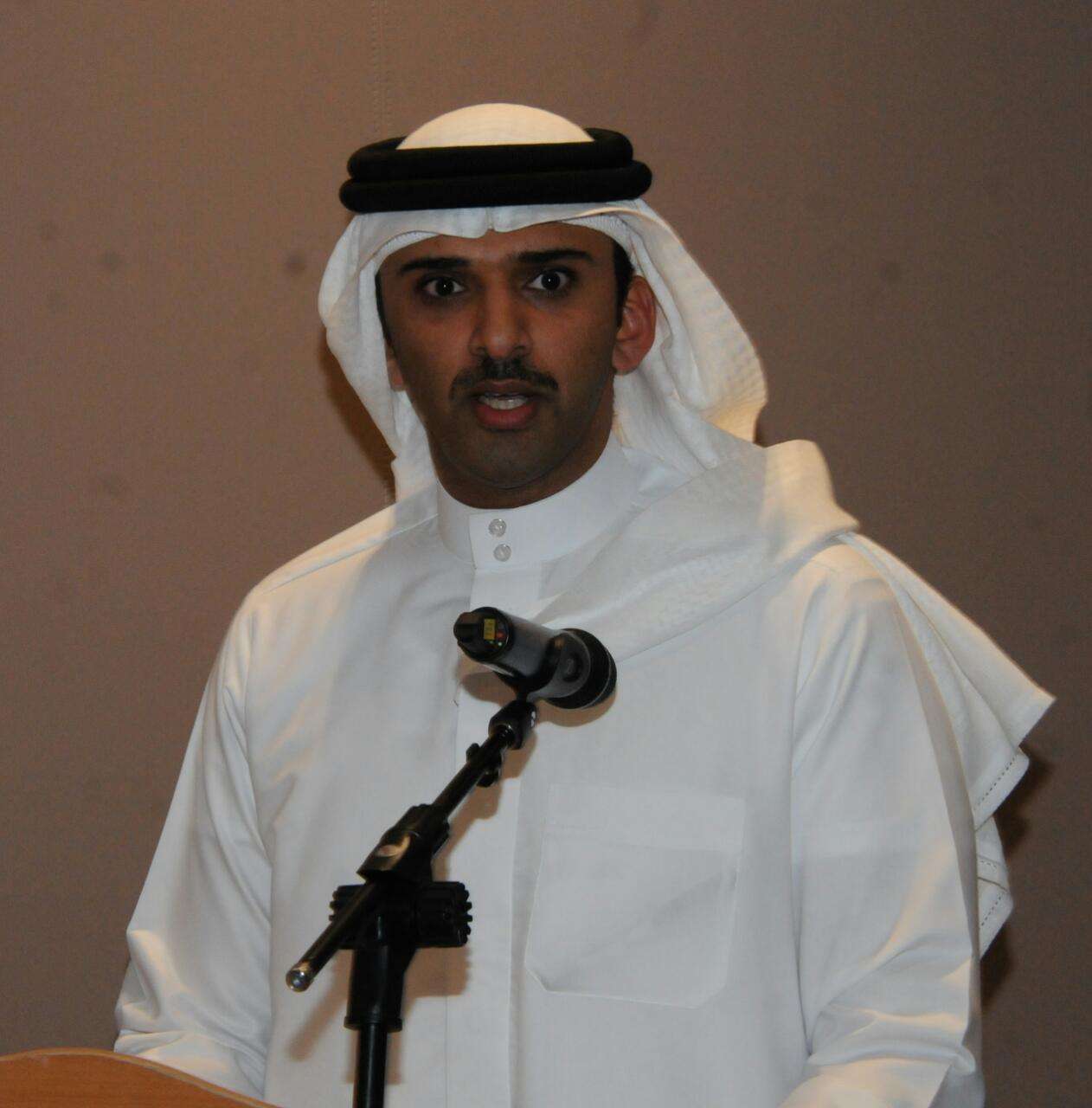 علي بن خليفة رئيس الاتحاد البحريني