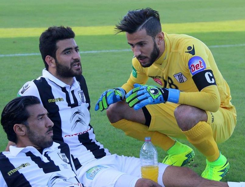 حمزة المثلوثي يتوسط رامي الجريدي وماهر الحناشي