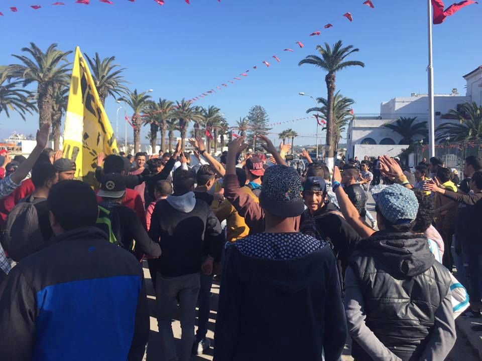 جانب من مسيرة جماهير البنزرتي