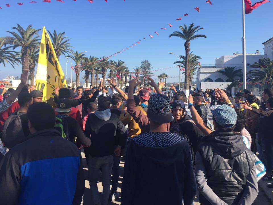 جانب من مسيرة جماهير البنزرتي