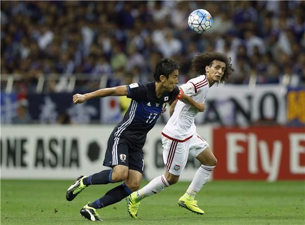 ماكوتو هاسيبي مع عبدالرحمن عموري في لقاء الذهاب