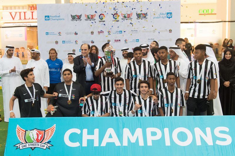 جانب من التتويج