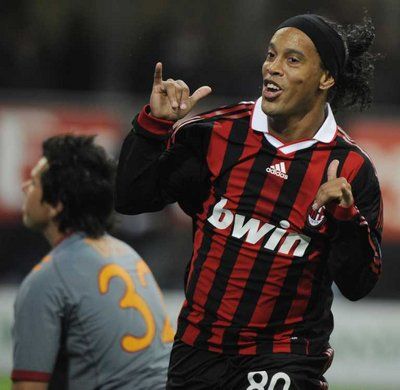 رونالديني يحتفل بهدفه