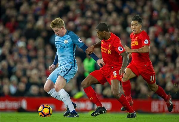 صراع قوي بين العملاقين