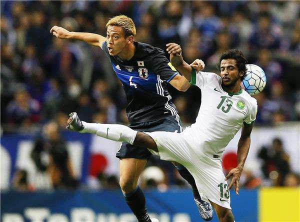 جانب من مباراة السعودية واليابان في التصفيات