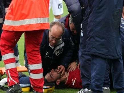 قميص ذكي يواجه الموت المفاجئ في الملاعب
