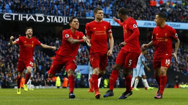 جيمس ميلنر بين لاعبي ليفربول