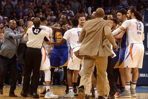 2017-03-21t014237z_1003240533_nocid_rtrmadp_3_nba-golden-state-warriors-at-oklahoma-city-thunder_reuters