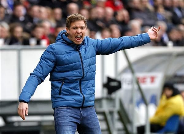 جوليان ناجلسمان