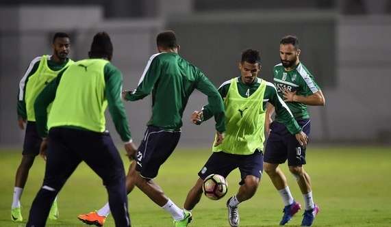 جانب من تدريبات أهلي جدة