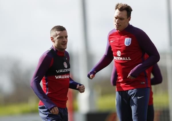 إنجلترا تستعد لمواجهة الألمان