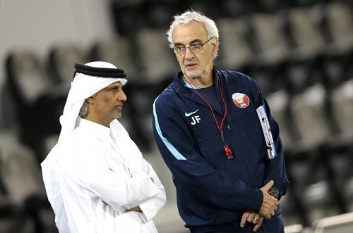 حضور الشيخ حمد بن خليفة للتدريبات