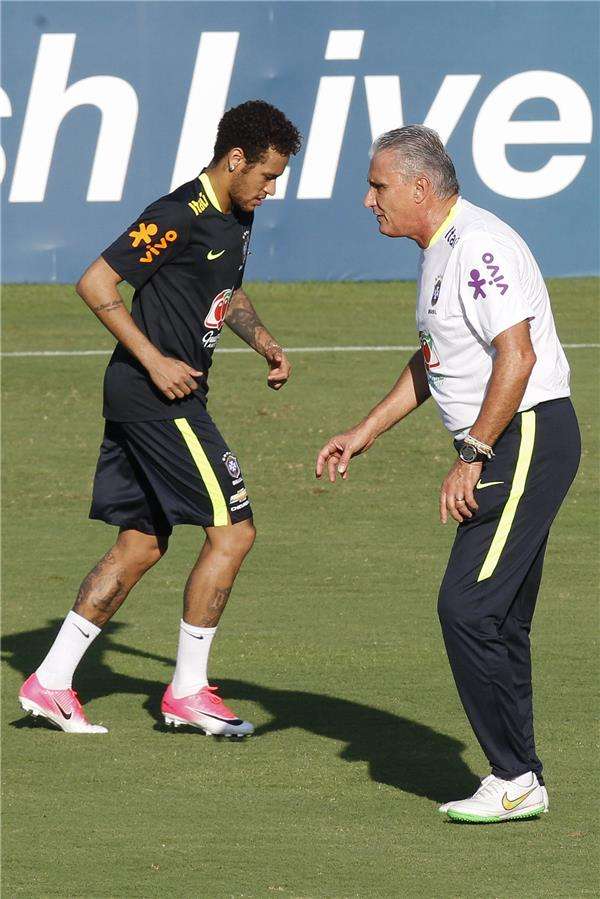 نيمار يخوض المران