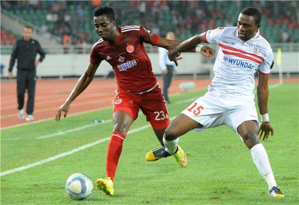 شيكاتارا (يسار)