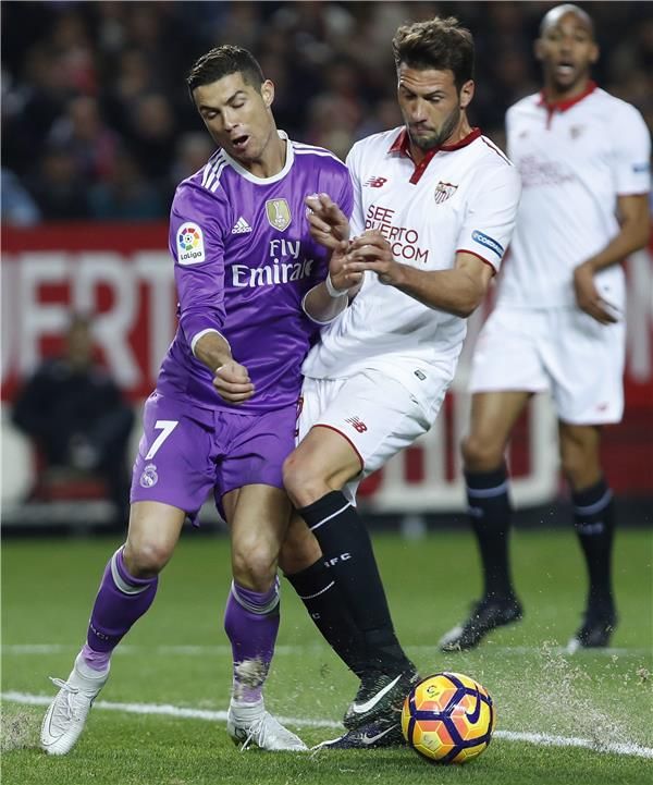 جانب من مباراة ريال مدريد وإشبيلية في كأس الملك