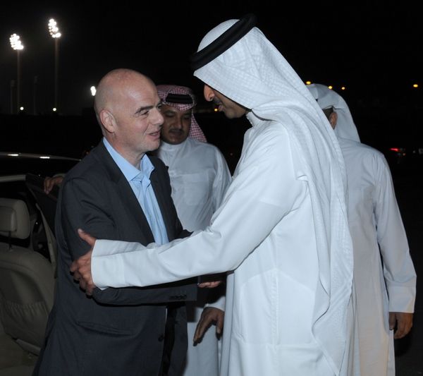 جياني إنفانتينو أثناء زيارته إلى البحرين