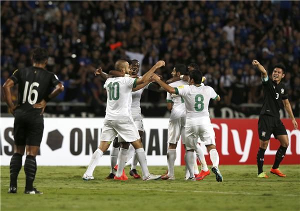 فرحة لاعبي المنتخب السعودي بالهدف الأول