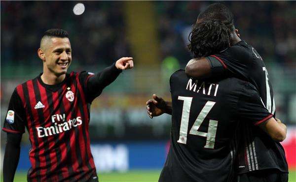 صورة أرشيفية للاعبي ميلان
