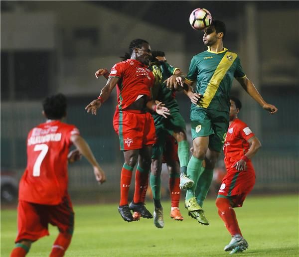 محمد كوفي في كرة هوائية مشتركة