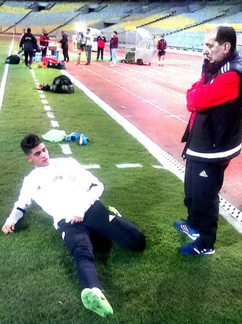 أحمد الشيخ يؤدي تدريبات تأهيلية