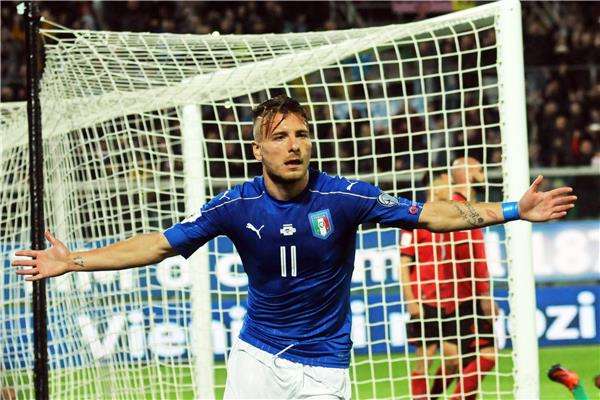 تشيرو إيموبيلي يحتقل بهدفه أمام ألبانيا