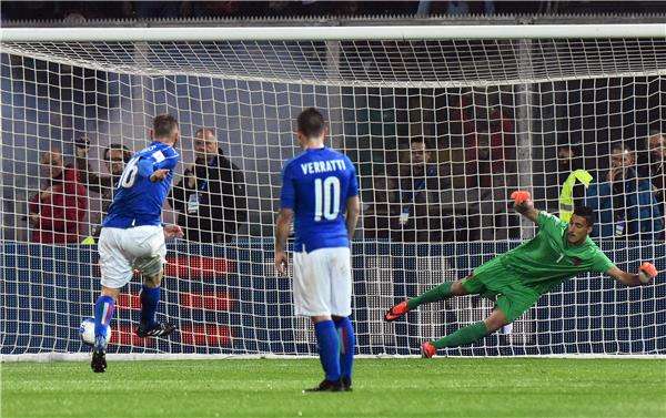 دانييلي دي روسي يسجل الهدف الأول ضد ألبانيا