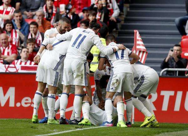 لاعبو فريق ريال مدريد