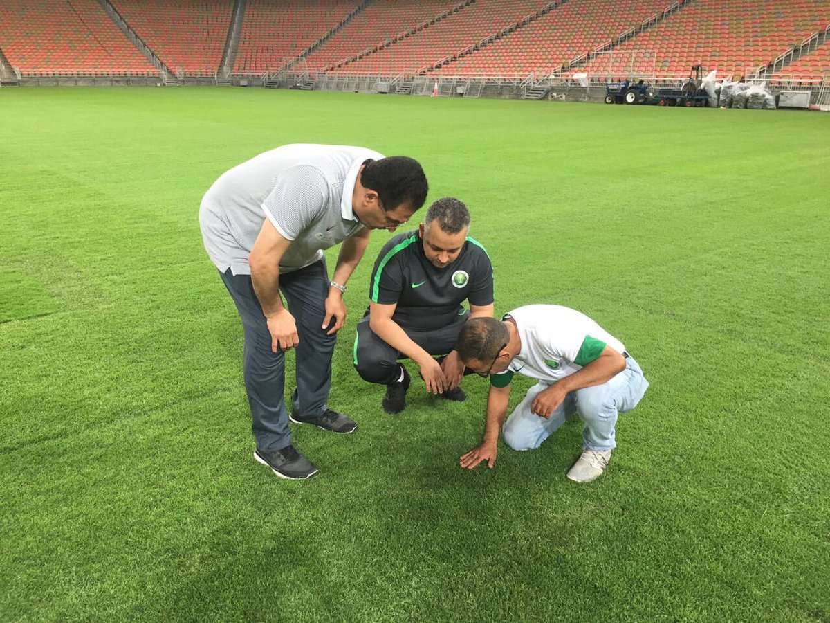 عزت يتفقد أرض الجوهرة