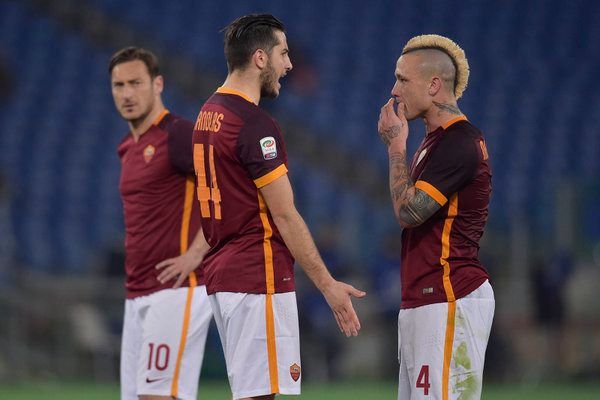 كوستاس مانولاس ورادجا ناينجولان