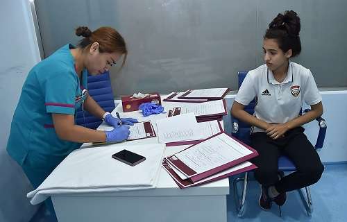 فحوص طبية للاعبات الإمارات
