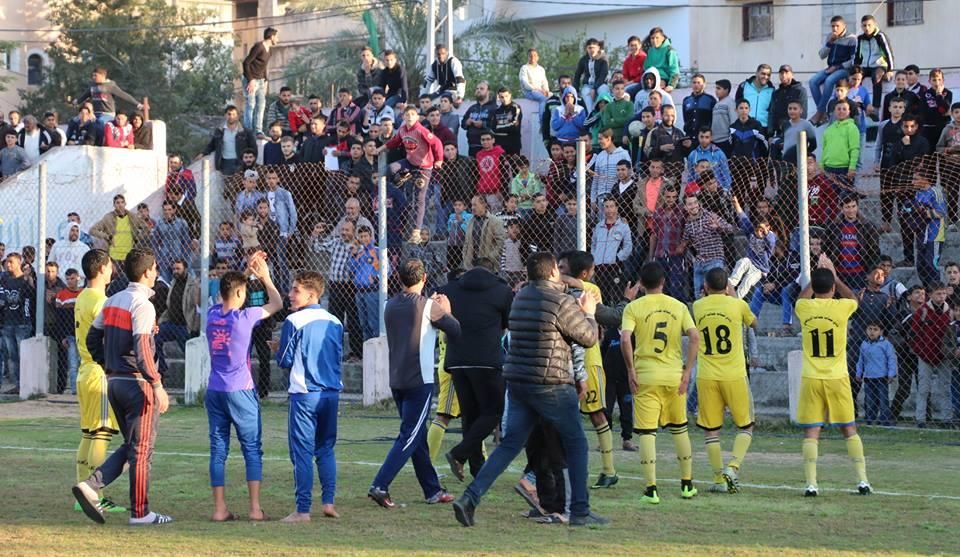 فرحة لاعبي شباب جباليا بالصعود
