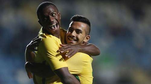 ألان سوزا -يمين-