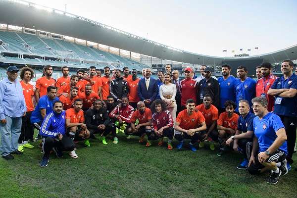 جانب من زيارة الاميرة هيا للمنتخب الاماراتي
