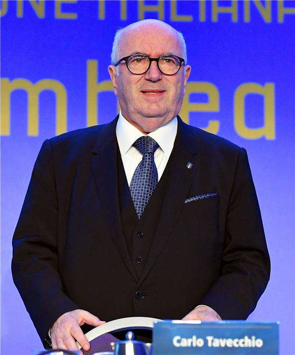 كارلو تافيكيو 