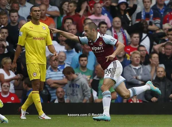?i=albums%2fmatches%2f864395%2f2013-08-17t145540z_770829202_gm1e98h1rls01_rtrmadp_3_soccer-england_reuters