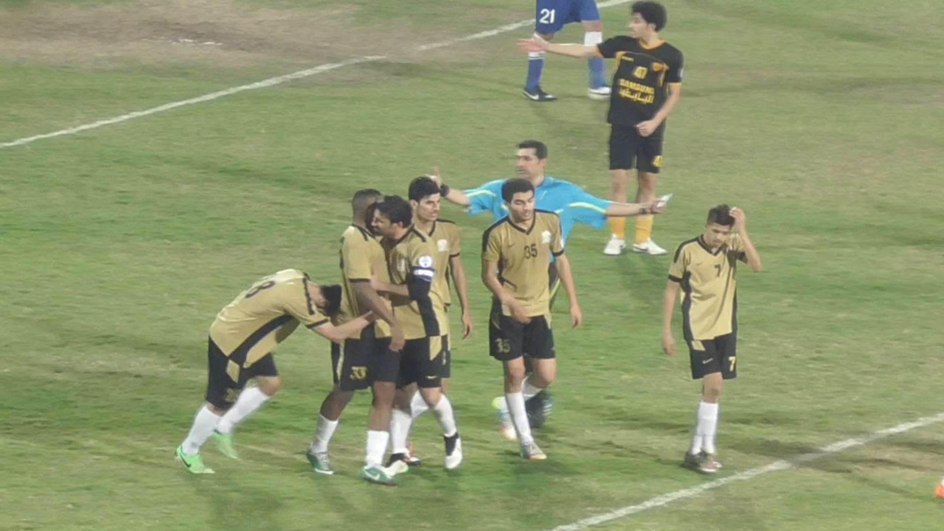 لاعبو فريق برقان الكويتي