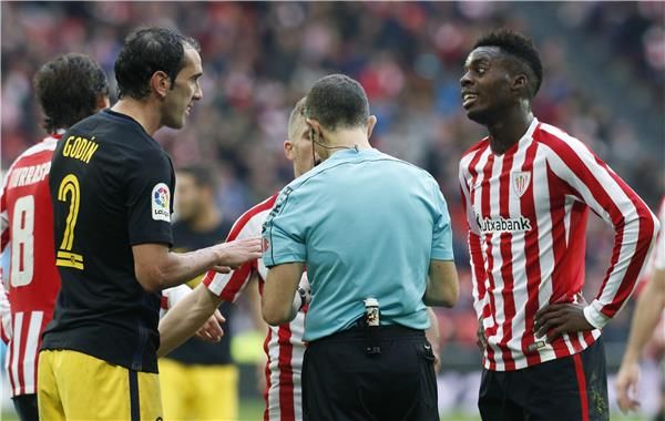  إيناكي ويليامز يمينا