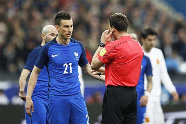 لقاء فرنسا وإسبانيا يشهد تطبيق تقنية الفيديو