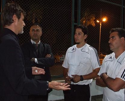 دراجان وحديث مع اعضاء الجهاز الفني المعاون