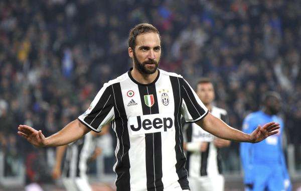 2016-10-29t202030z_542204635_lr1ecat1khvvu_rtrmadp_3_soccer-italy_reuters