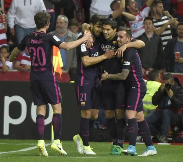 فرحة لاعبي برشلونة