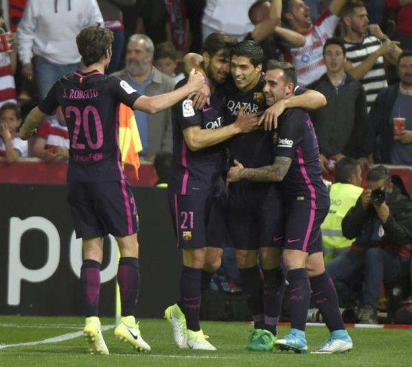 فرحة لاعبي برشلونة