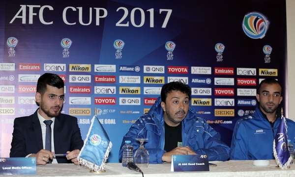 جمال محمود يتحدث في المؤتمر الصحفي