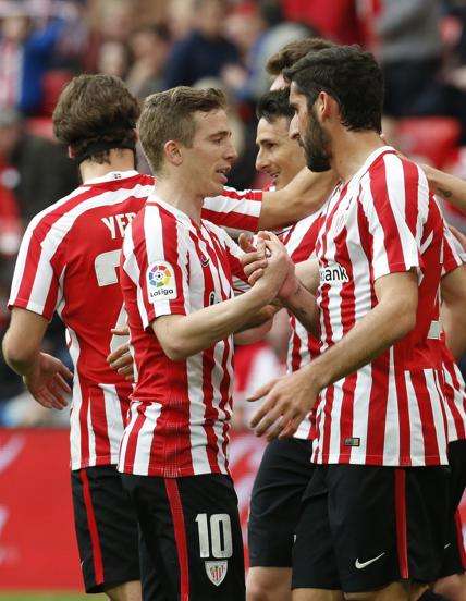 فرحة لاعبي بيلباو