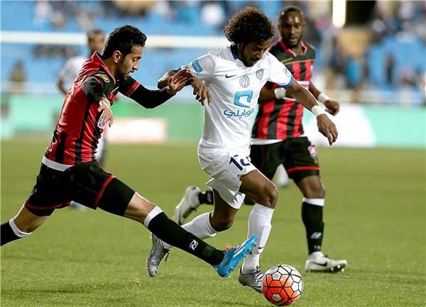 جانب من مباراة سابقة بين الرائد والهلال