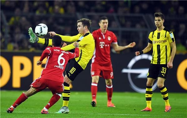 من مواجهة الدور الأول بين دورتموند وبايرن ميونيخ