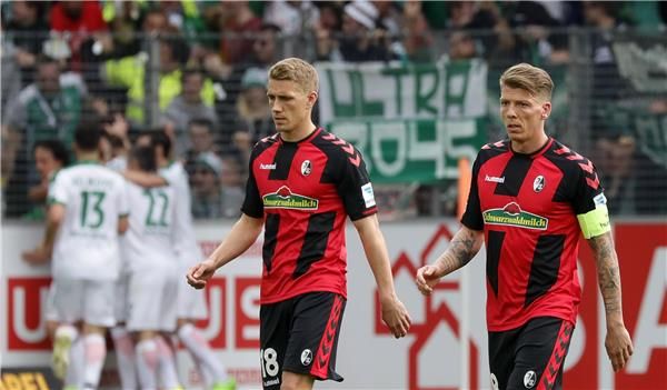 مايك فرانتز (يمين)