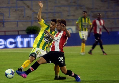 إستوديانتس يكتسح ألدوسيفي برباعية